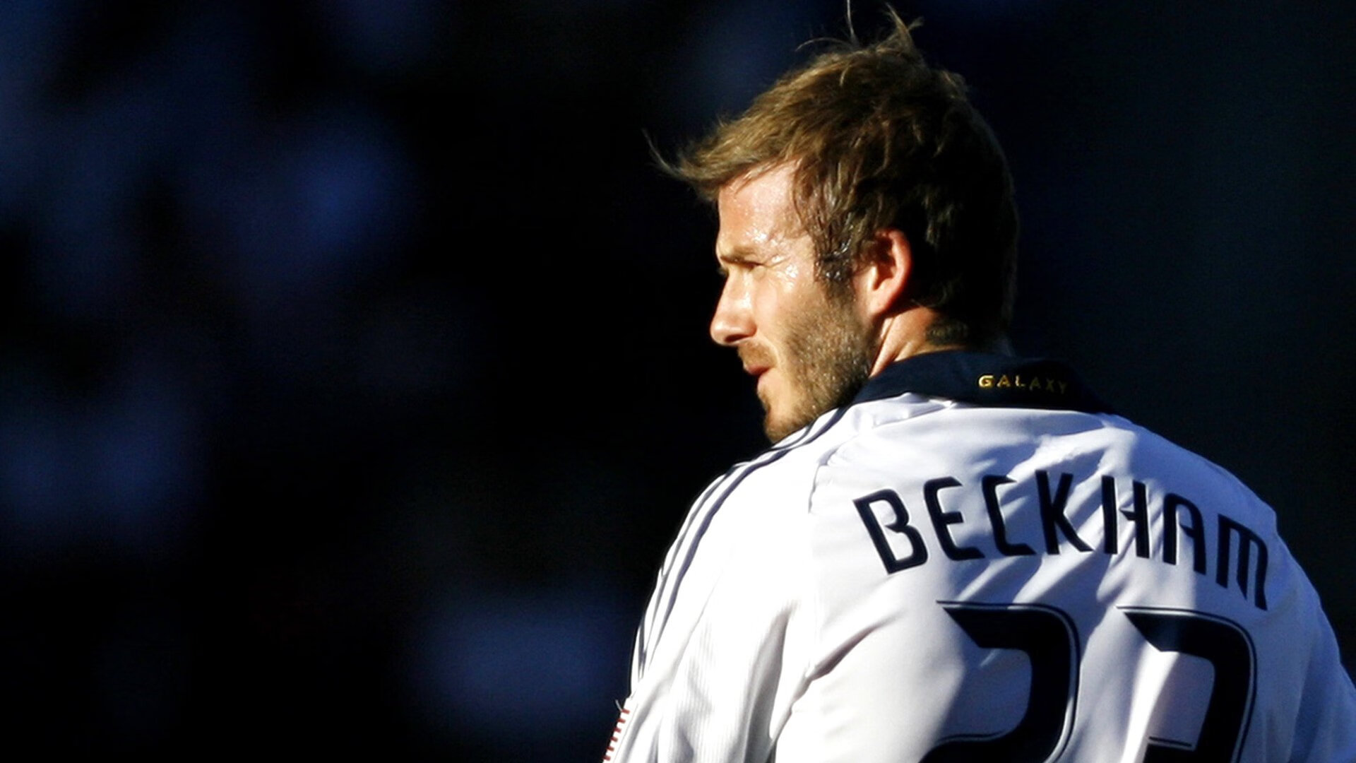 “不眠之夜：季后赛激烈对决回顾”，不眠之夜每场多少人